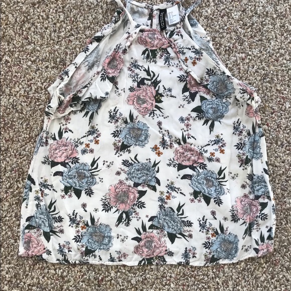 h&m divide size 6 top gently used - Picture 4 of 4